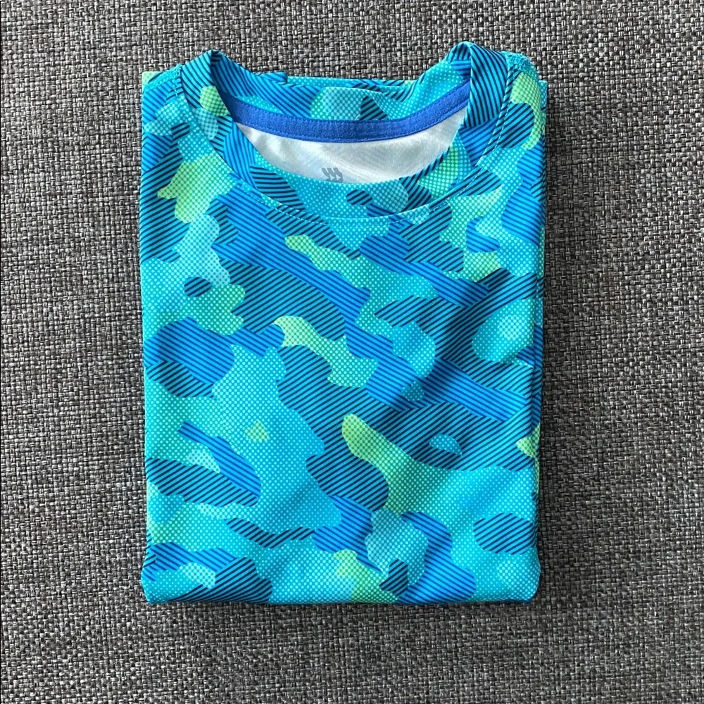⭐️ Boys S 6/7 Blue Camo Athletic T-Shirt, all in motion Target, Camouflage